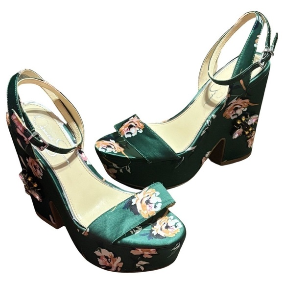 Jessica Simpson Carena Satin
Sculpted Wedge Sandals size 7.5 - Picture 2 of 14